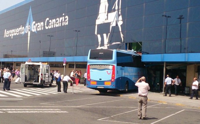 Bus crashes into Gran Canaria airport | The Canary News, Views