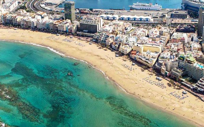 Discover the town of Las Palmas de Gran Canaria. Gran Canaria
