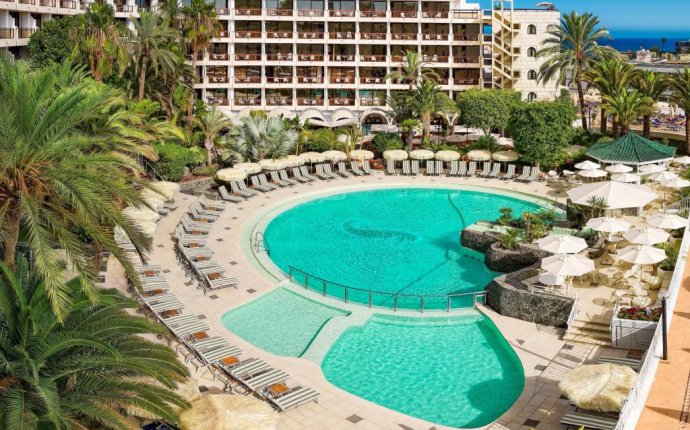 Holiday on Gran Canaria in the 4 star Seaside Sandy Beach hotel